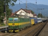 163 088 der ČD wartet mit R 441 „Excelsior“ (Cheb - Košice) im Bahnhof Vrútky am 22. Juli 2010 auf die Abfahrt. - Foto: M. Rabanser