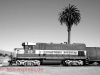 V_Lok: Im Depot Napa Jct. sonnt sich unter Palmen am 22. Mai 2008 die GP 15-1 113 der California Northern RR. Sie wurde einst von Chicago & North Western Railway in Dienst gestellt.