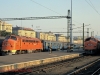 ungarn_03 - Im Sommer 1991 bespannten die Dieselloks der Reihe M61 noch zahlreiche Reisezüge von Budapest zum Balatonnordufer. In Budpest-Déli konnten am 17.8.1991 die M61 002 und 004 angetroffen werden.