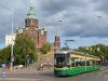 Helsinki: Seit 2013 sind die modernen Straßenbahnen vom Typ ARTIC, Hersteller Transtech in Helsinki im Einsatz. Im Hintergrund erhebt sich die orthodoxe Uspenski-Kathedrale.