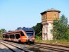 Estland: Nur kurz „stört“ Triebwagen 2305 als Zug Tallinn – Narva am 10. August 2019 die morgendliche Ruhe im Bahnhof Rakvere.