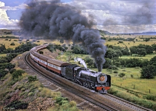 5-289s5, Bloemfontein-Kroonstad, Karee, 3231 cl 23 on 209, the eastbound Orange Express, February 1973 red g