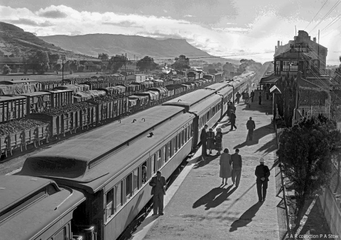 9-57126s1, Beaufort West, 7-down c 1951 SAR photo collection P A Stow red b