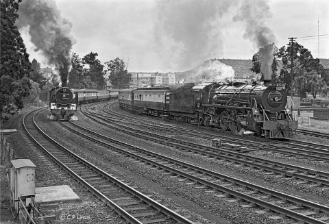 5_9005s5, Bloemfontein, 3235 cl 23 on 211-dn and 843 cl 16DA on 1125 Melorane, Nov 1969