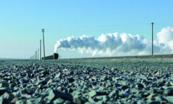 In Sandaoling endete im Juni der Einsatz von Dampfloks vor Zügen aus dem Tagebau.